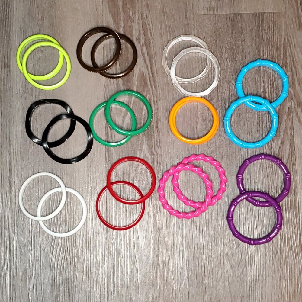 Multiple Color Plastic Bangle Bracelet Set